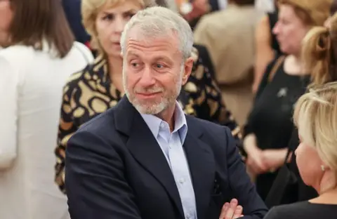 The U.S. Department Of Justice Is Confiscating Roman Abramovich’s Boeing 787 – A Private Jet Worth $350 Million
