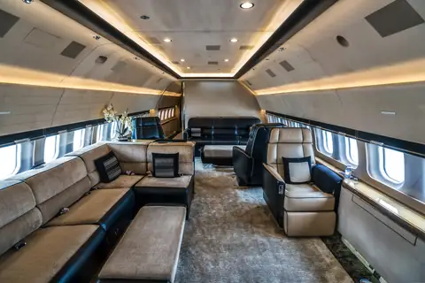 Flying on a Private Jet: Why Our Beloved Billionaires Choose to Travel in Exclusivity!