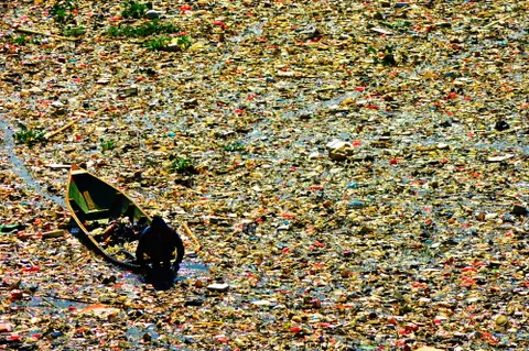 First Ever Ocean Cleaner Is Here –  Check It Out