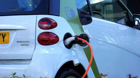 Are Hydrogen-Powered Racing Cars The Future of Clean Mobility?