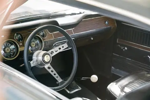 5 Vehicle Models That Will Rock the Technophobe Car Enthusiasts’ World  