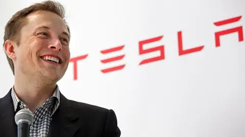 Tesla’s CEO Elon Musk is Developing a New Ride-Hailing Network that Will Blow Your Mind