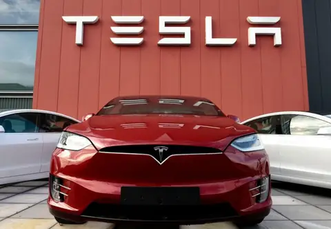 A Peek Into Tesla’s Full Self-Driving System