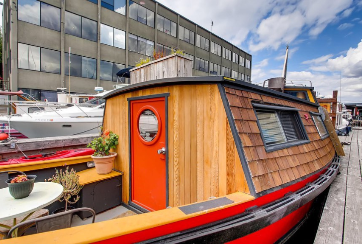 People living on boats in Seattle